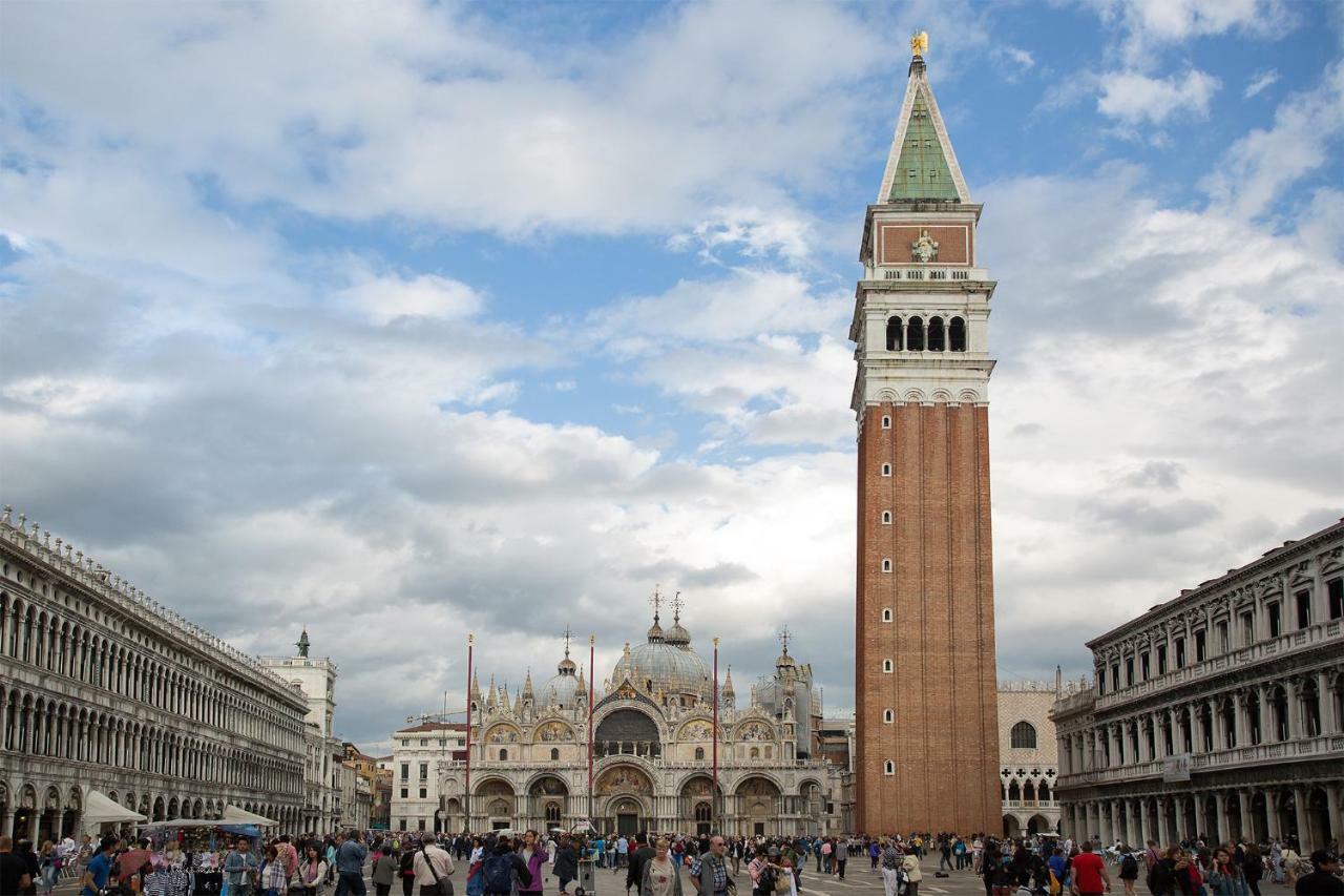 Biennale Ca Dario Venecia